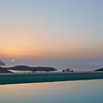 Spacious 6 Bdrm Stone With Pool Villa Rámos