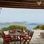 Spacious 6 Bdrm Stone With Pool * Rámos