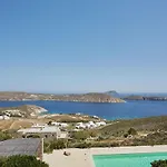 Spacious 6 Bdrm Stone With Pool * Rámos