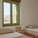 Spacious 6 Bdrm Stone With Pool Rámos