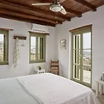Spacious 6 Bdrm Stone With Pool Rámos