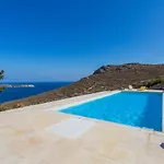 Villa Spacious 6 Bdrm Stone With Pool