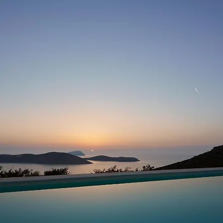 빌라 Spacious 6 Bdrm Stone With Pool Rámos