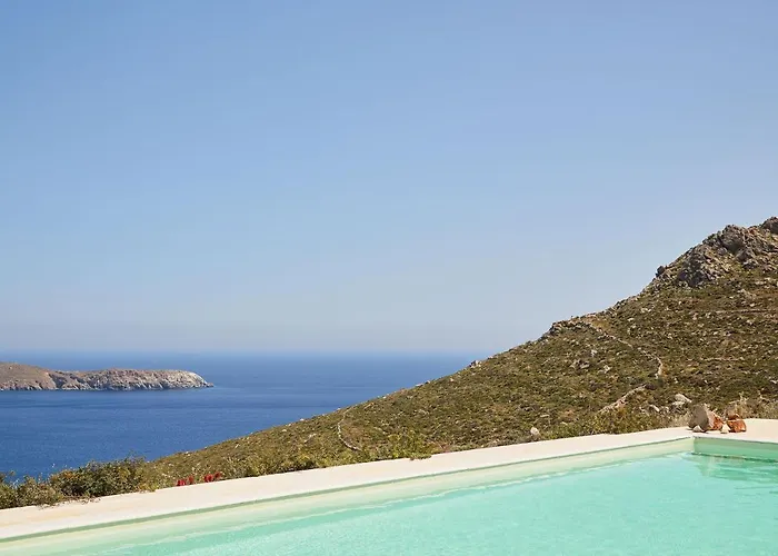 Spacious 6 Bdrm Stone With Pool