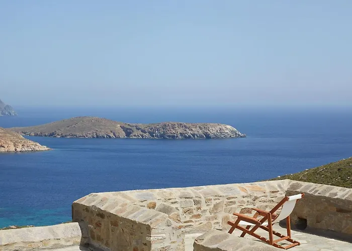 Spacious 6 Bdrm Stone With Pool