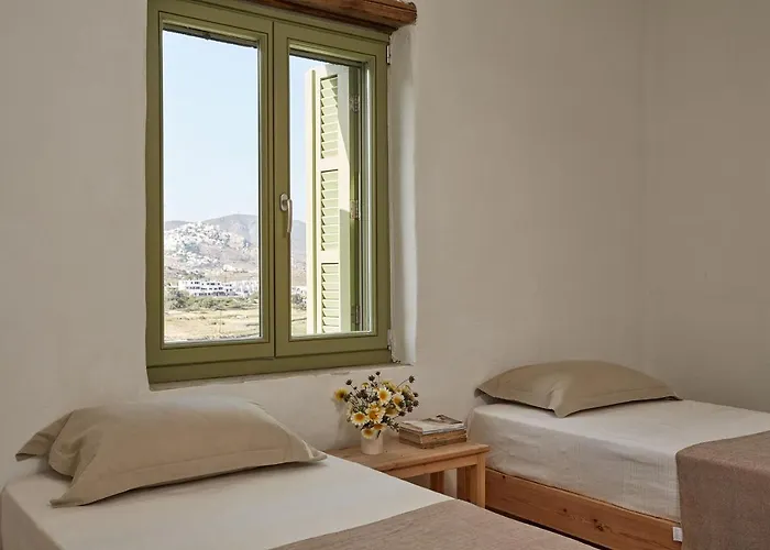 Spacious 6 Bdrm Stone With Pool Rámos