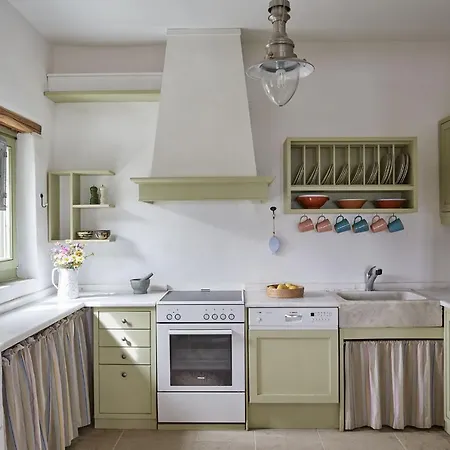 Βίλα Spacious 6 Bdrm Stone With Pool Ράμος