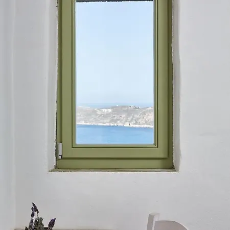 Spacious 6 Bdrm Stone With Pool Rámos