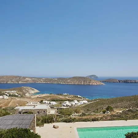 Spacious 6 Bdrm Stone With Pool * Rámos