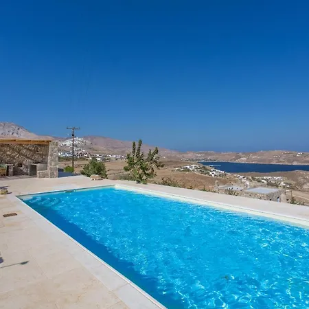 Spacious 6 Bdrm Stone With Pool Villa *