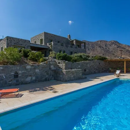 Spacious 6 Bdrm Stone With Pool