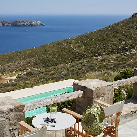 Spacious 6 Bdrm Stone With Pool Villa