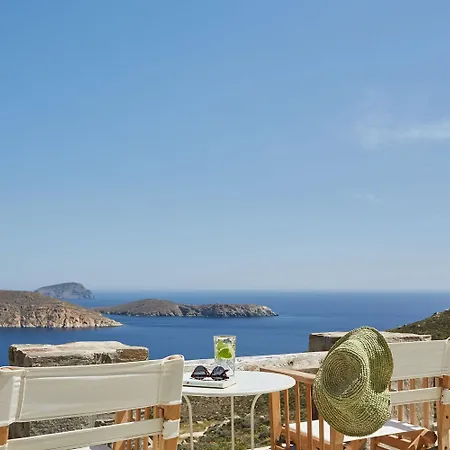Spacious 6 Bdrm Stone With Pool Villa Rámos