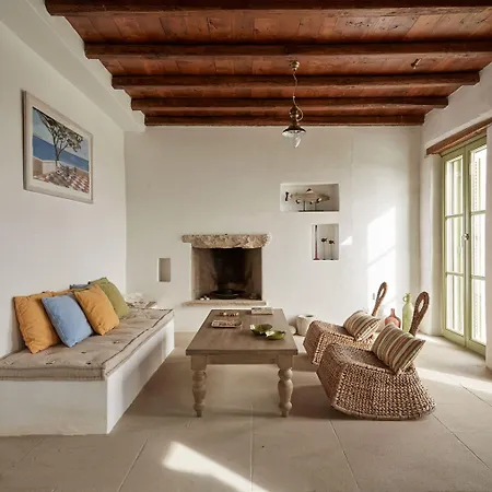 Villa Spacious 6 Bdrm Stone With Pool *
