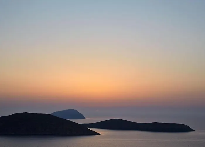 Spacious 6 Bdrm Stone With Pool Villa