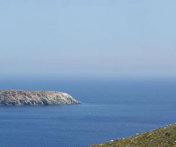 Spacious 6 Bdrm Stone With Pool Villa Rámos