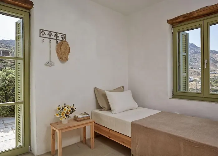 Spacious 6 Bdrm Stone With Pool Villa