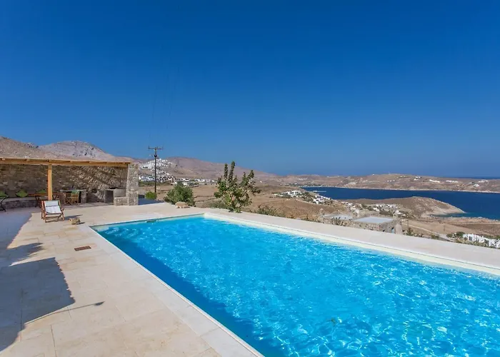 Spacious 6 Bdrm Stone With Pool Villa *