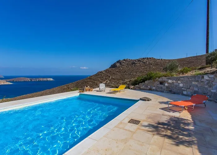 Villa Spacious 6 Bdrm Stone With Pool *