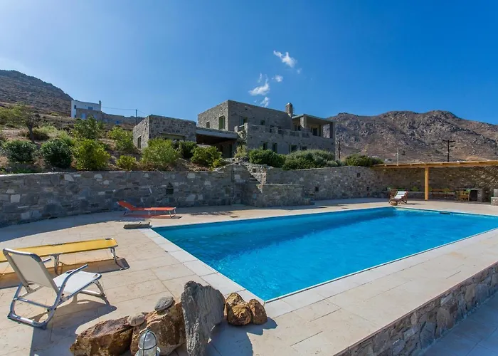 Villa Spacious 6 Bdrm Stone With Pool