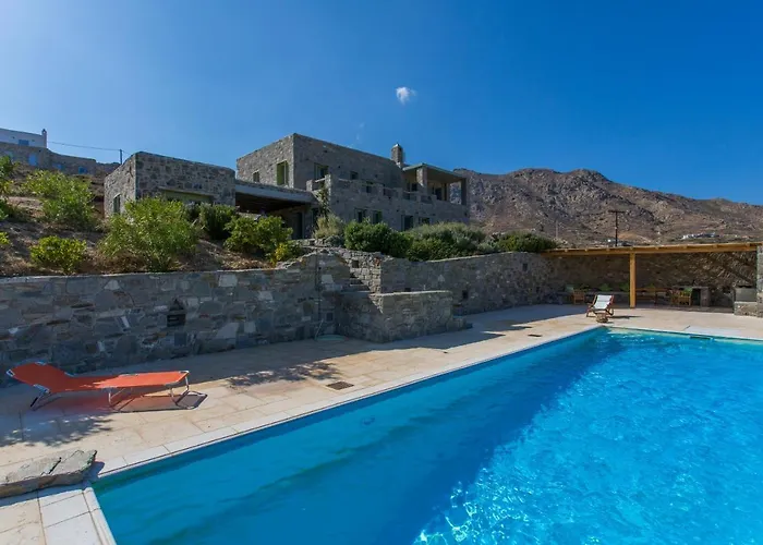 Spacious 6 Bdrm Stone With Pool